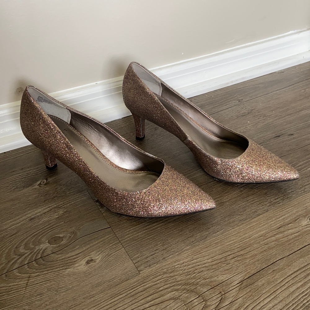 Sparkles Monet Pointed Toe Heels Size 9